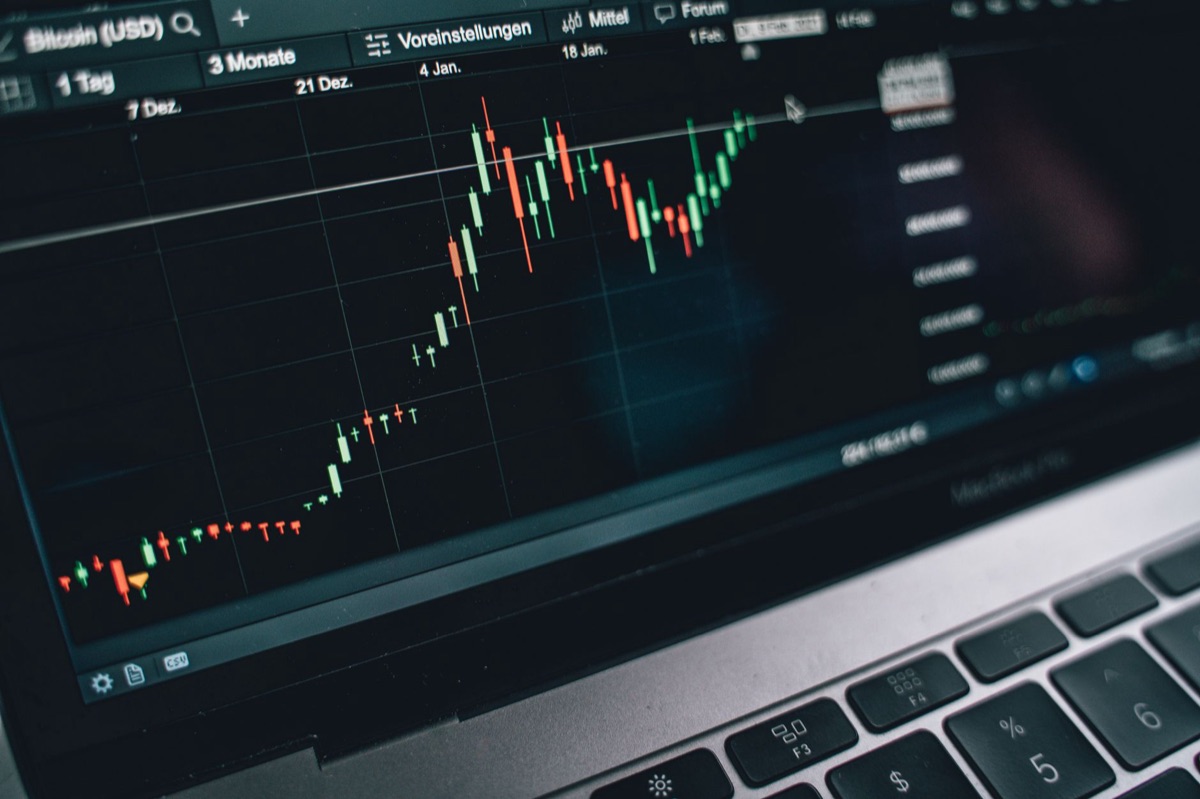 Símbolos financeiros e indicadores econômicos relacionados à economia francesa.