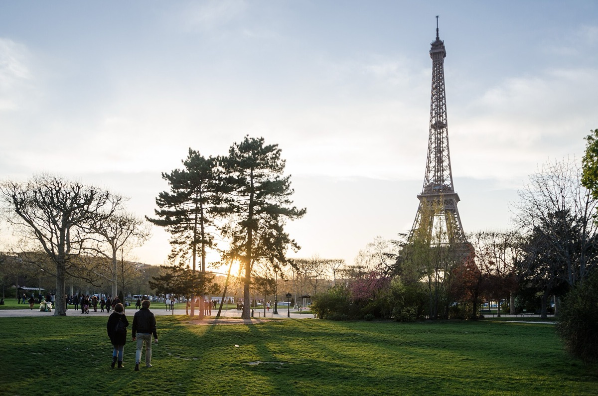 Torre Eiffel ao pôr do sol