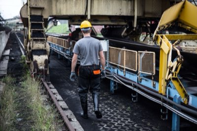 França: Baixa Participação e Produtividade em Números Chave