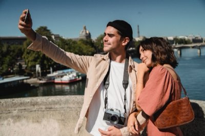Francia: 60,9% jóvenes prefieren vivir juntos antes de casarse