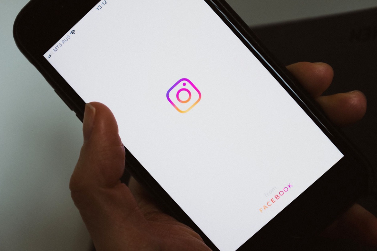 tela de rede social em escola secundária